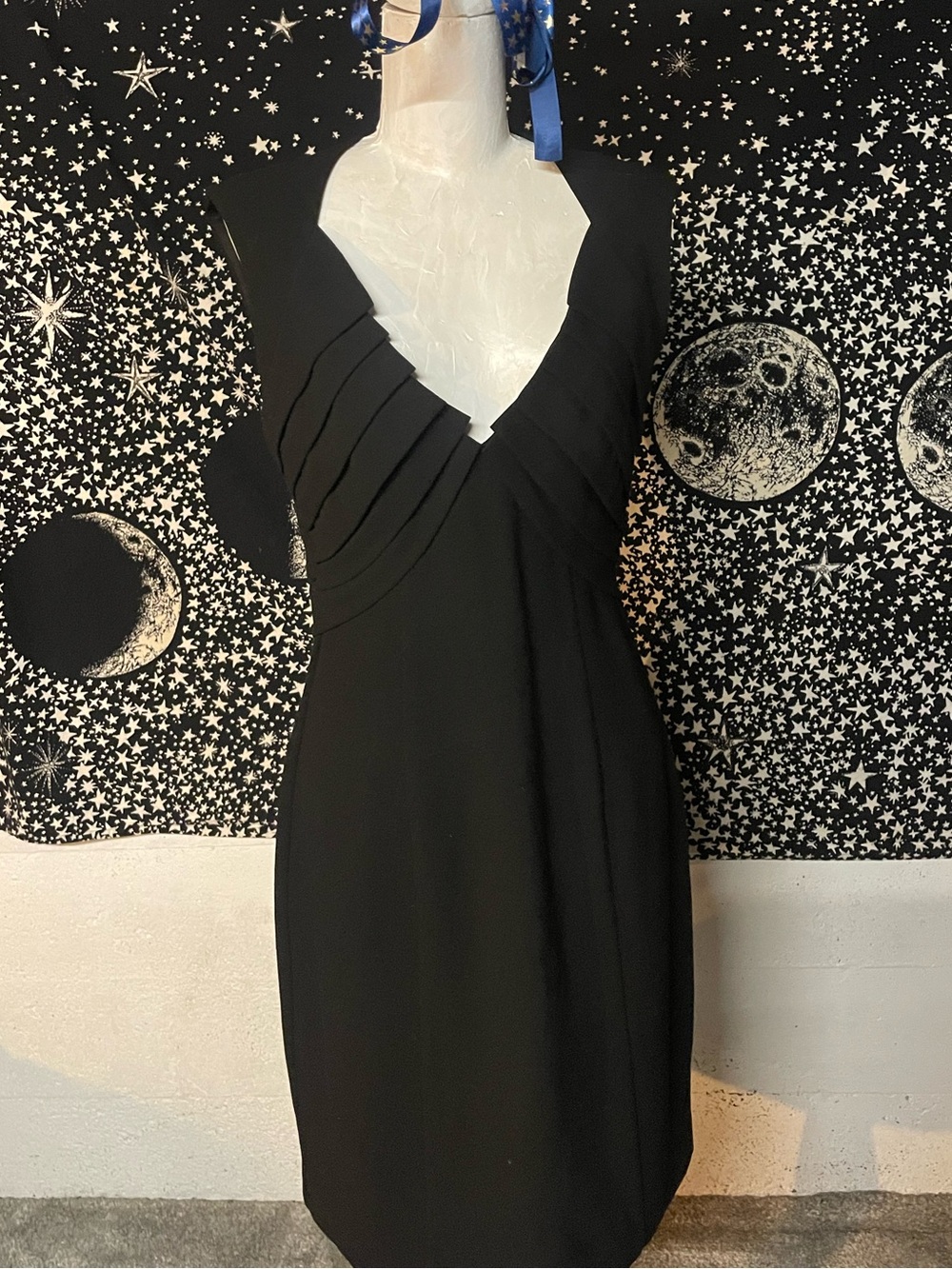 Black Halo Black V-Neck Pleated Midi Dress